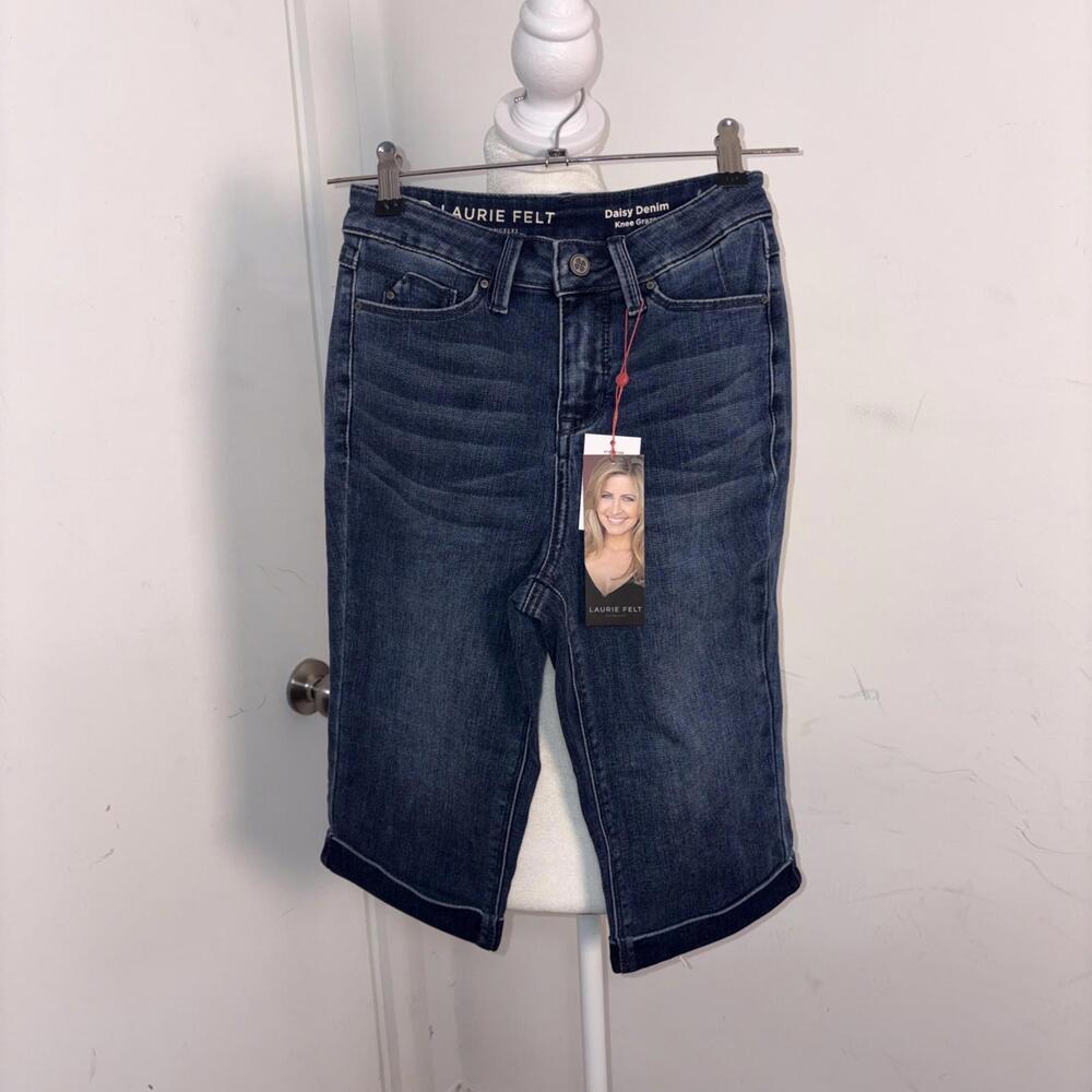 Laurie Felt Daisy‎ Denim Knee Grazer Jeans NWT  W25” L12” Midrise New With Tags